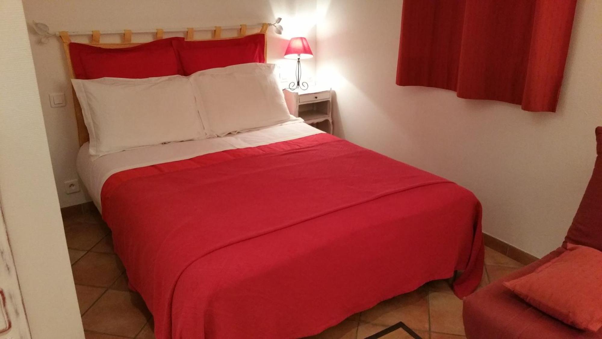 La Cigale Sous L'Olivier Panzió Le Castellet  Kültér fotó